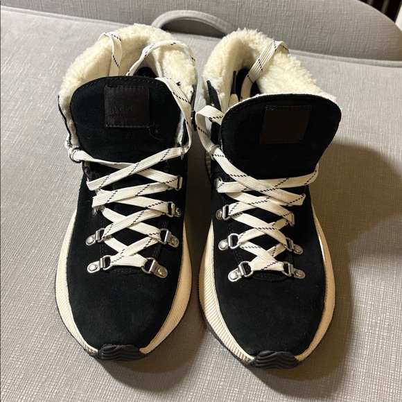 Sorel Black and White Ankle Boots - Picture 5 of 7